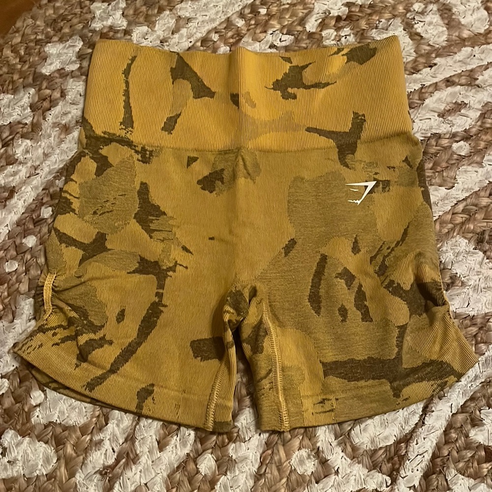Gymshark Adapt Camo Seamless Shorts - Savanna | Yellow